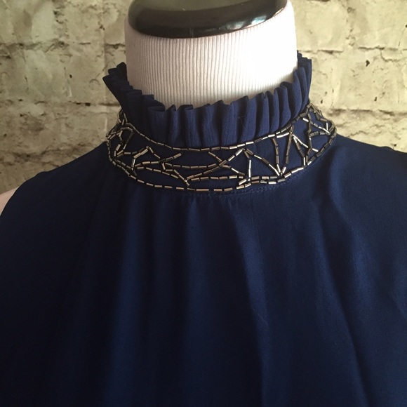 NFC 721 Open Back Fringe Top - Picture 5 of 14